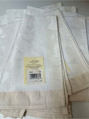 8 New Lenox ETERNAL Napkins White Jacquard w/Ivory Trim 20" Traditional